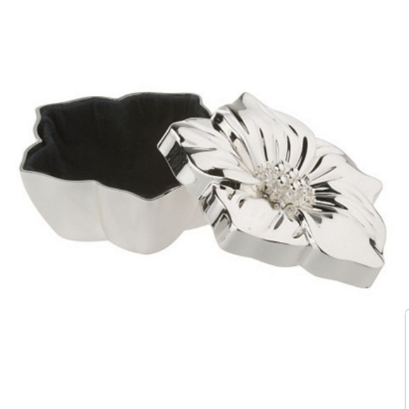 Silver Safekeeper Flower Shape Jewelry Box Greiner - Picture 2 of 5